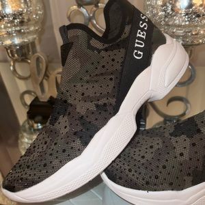 GUESS Women’s Bellini Sneakers